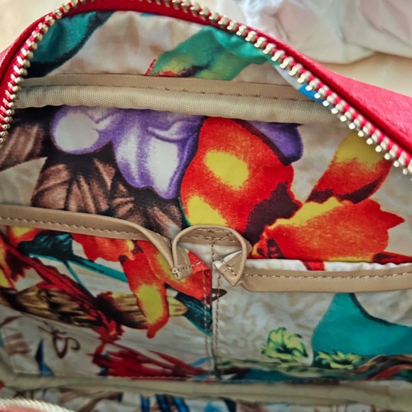 CROSSBODY, LEATHER, ANIMAL HAIR PRINT ON FLAP, RED, REMOVABLE/ADJUSTABLE BUCKLE - Picture 16 of 16